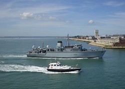 HMS Atherstone enters harbour