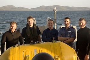 HMS Brocklesby divers with EMLB