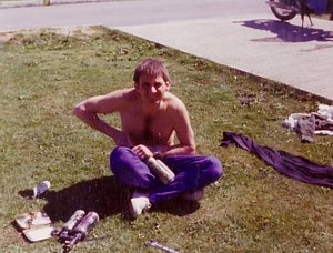Dave Ellis performing C&M at Horsea Island in 1976