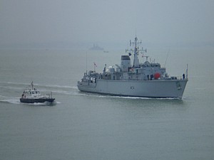 HMS Middleton enters harbour