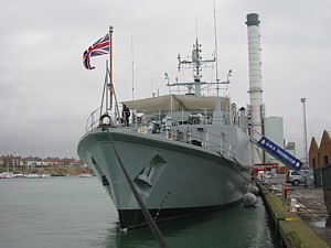 HMS Shoreham visits Shoreham-on-Sea