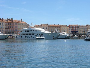 MY Mirgab V in St Tropez